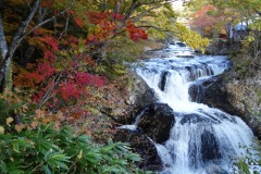 美しい3ヶ所の滝と紅葉　洞爺湖周辺